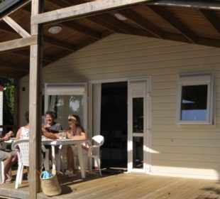 Camping Club Mahana : Chalet Ext