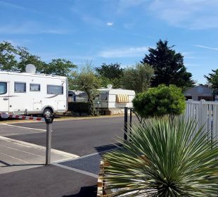 Camping Club Mahana : Emplacement Caravaning