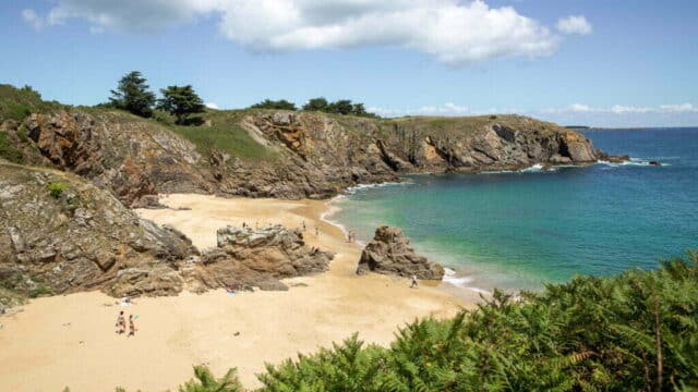 la plage des soux, une sublime crique de la côte sauvage de l'ile d'yeu